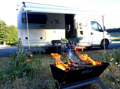 Camper e barbecue.jpg